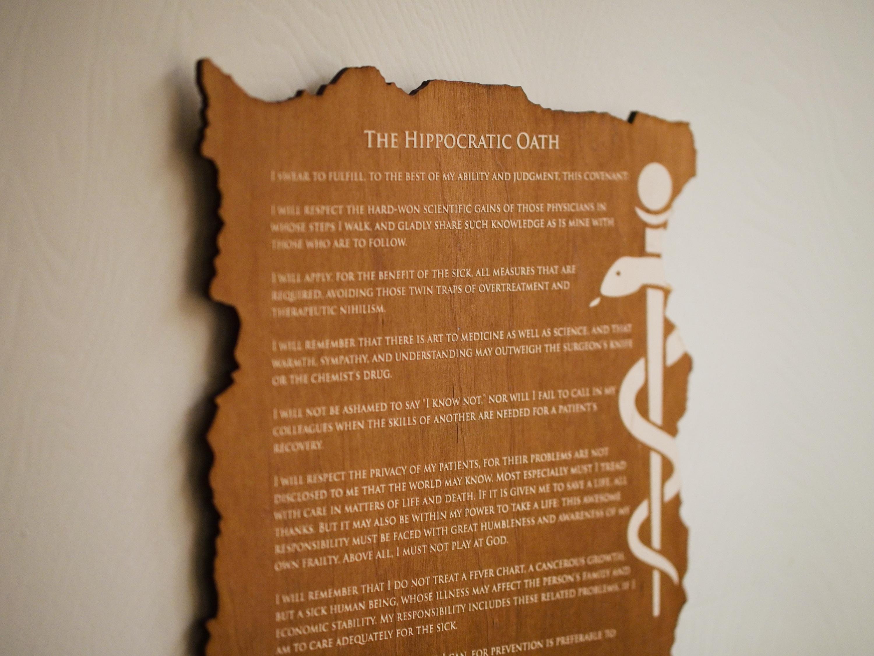 Engraved Hippocratic Oath Maple Plaque – Doctor Graduation Gift, Personalized